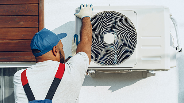 instalacion de la unidad exterior de un aparato de aire acondicionado